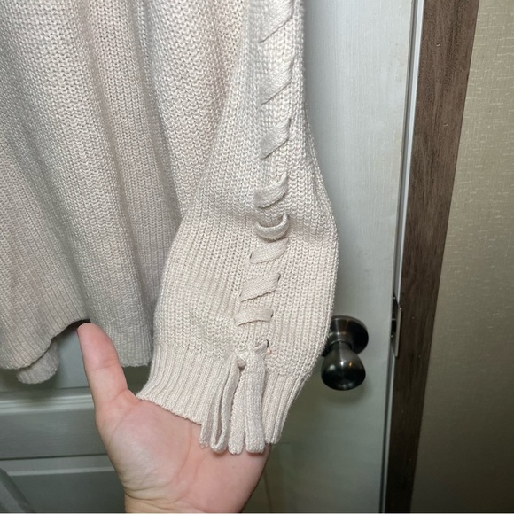 American Eagle Outfitters Cream Sweater With Lace Up Detail Down Sleeves Size Lg - Picture 2 of 6